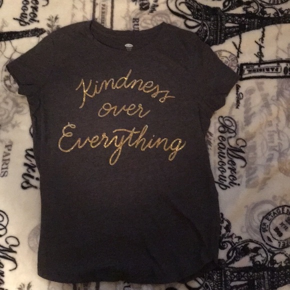 Old Navy t-shirt - Picture 2 of 7